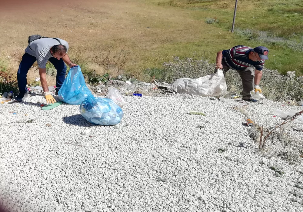 Kılıçköyü Doğa Sevenler İnisiyatifi çevre temizliği yaptı