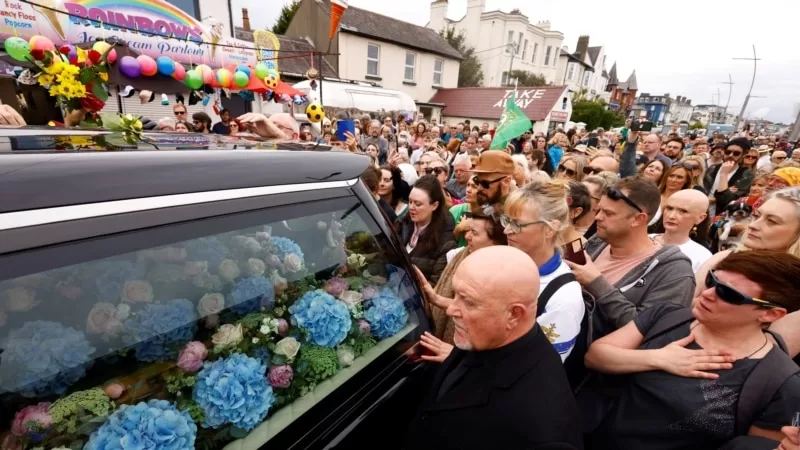 İrlandalılar Sinead O'Connor'a İslami törenle veda etti