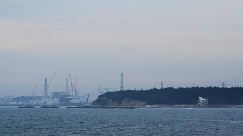 Japonya Fukuşima nükleer santralinin atık sularını Büyük Okyanus'a boşaltmaya başladı