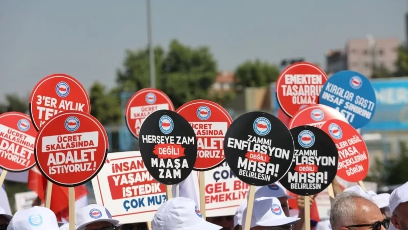 Memurlar Erdoğan’ın “enflasyona ezdirmeme” sözünü yerine getirmesini istiyor