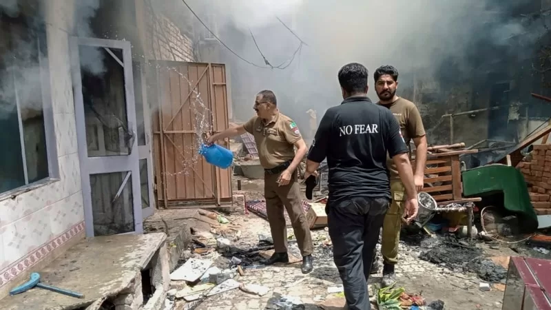 Pakistan’da Kuran’a saldırı suçlaması sonucu Hristiyanlar ve kilise hedef alındı