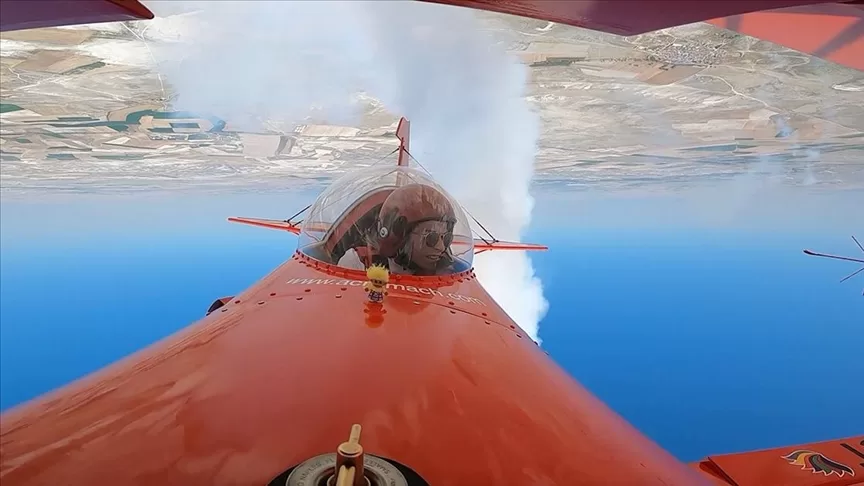 Kadın pilot ay yıldızlı bayrağı Almanya'da dalgalandıracak