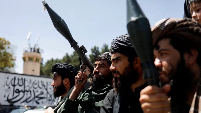 Taleban Afganistan’daki siyasi partileri yasakladı