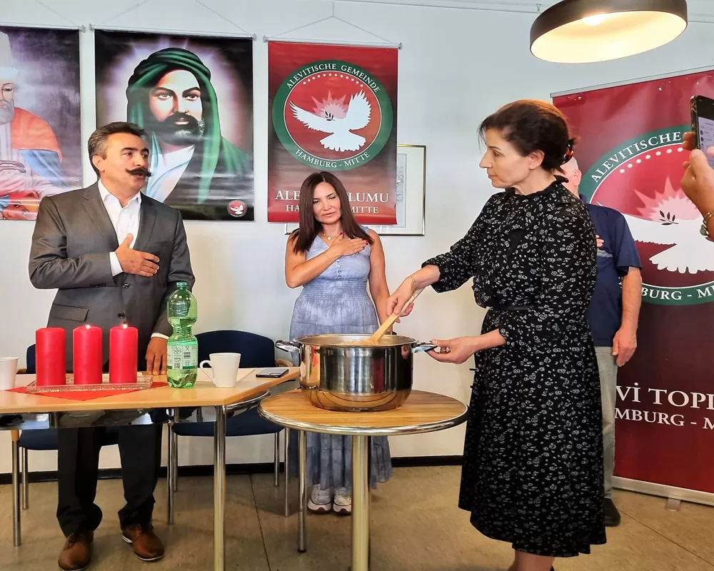 "Aşure Berekettir, Kardeşliktir, Hoşgörüdür, Paylaşmaktır."