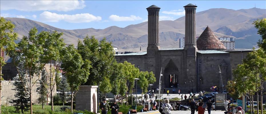 2025 EİT Turizm Başkenti seçilen Erzurum yazın da turistleri ağırladı