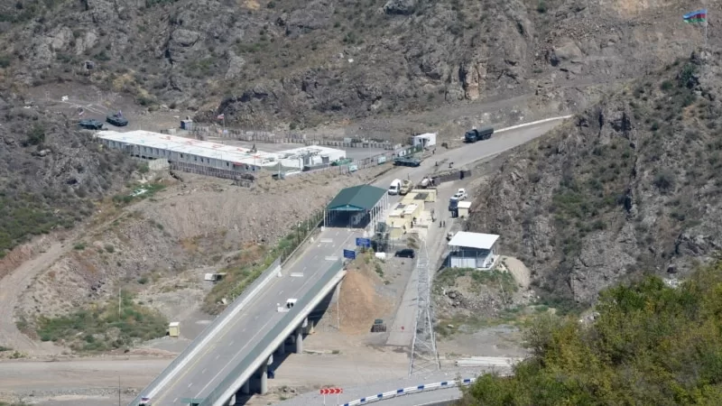 35 yıl sonra ilk kez Rus yardım tırı Dağlık Karabağ’a girdi