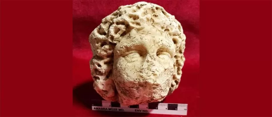 Amasra'daki kazı çalışmalarında tarihi heykel başı bulundu