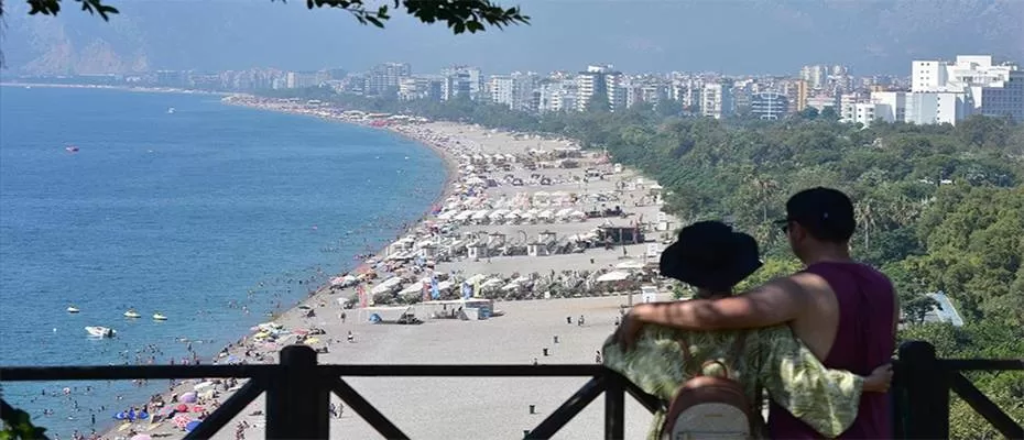 Antalya en fazla Rusya ve Almanya'dan ziyaretçi ağırlıyor