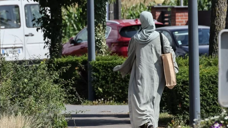 Fransa'da Danıṣtay'dan okulda çarşaf yasağının kaldırılması talebine ret