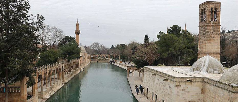 Güneydoğu'nun turizm merkezi Balıklıgöl'de hafta sonu yoğunluğu