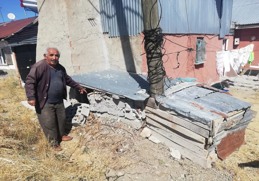 Sivas'ta ayılar köyü bastı ondört tavuk telef oldu