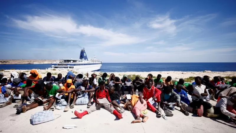 Lampedusa adasına son iki günde rekor sayıda sığınmacı ayak bastı
