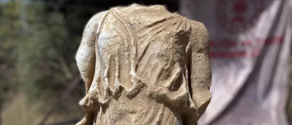 Syedra Antik Kenti'nde 1800 yıllık ikinci zafer tanrıçası heykeli bulundu