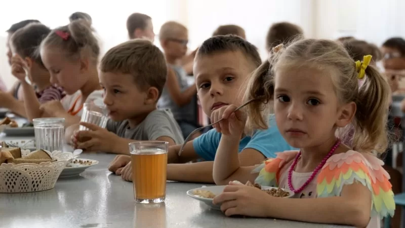 Ukrayna Rusya’ya kaçırılan çocukları geri almaya çalışıyor