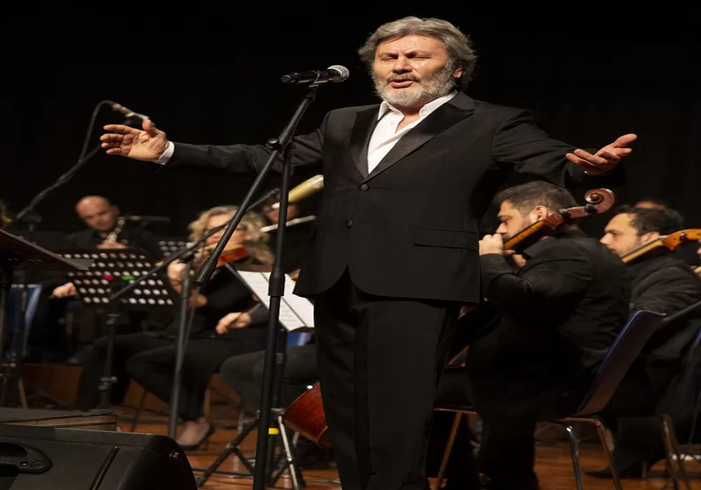 Main kıyısındaki Alman sarayında şarkılarla Türk – Yunan dostluğu!