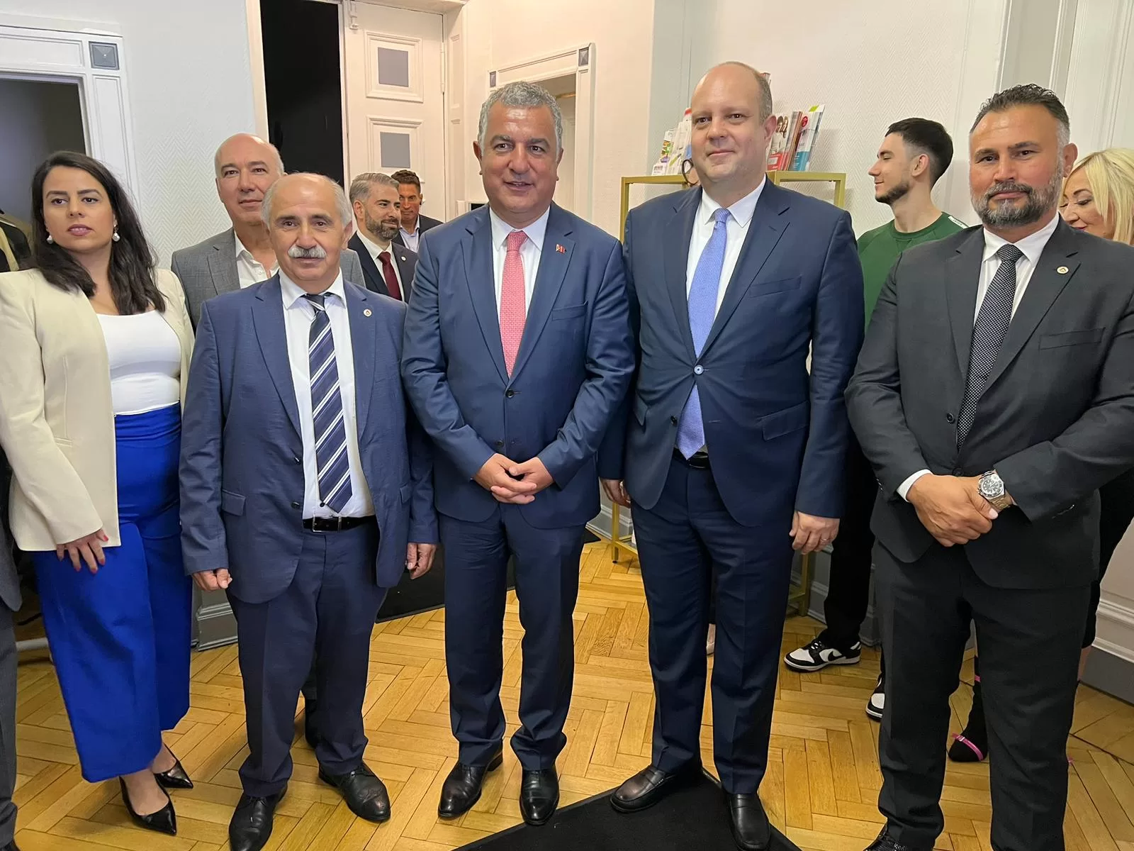 TDU`dan Başkonsolos Yücekök’e muhteşem veda töreni