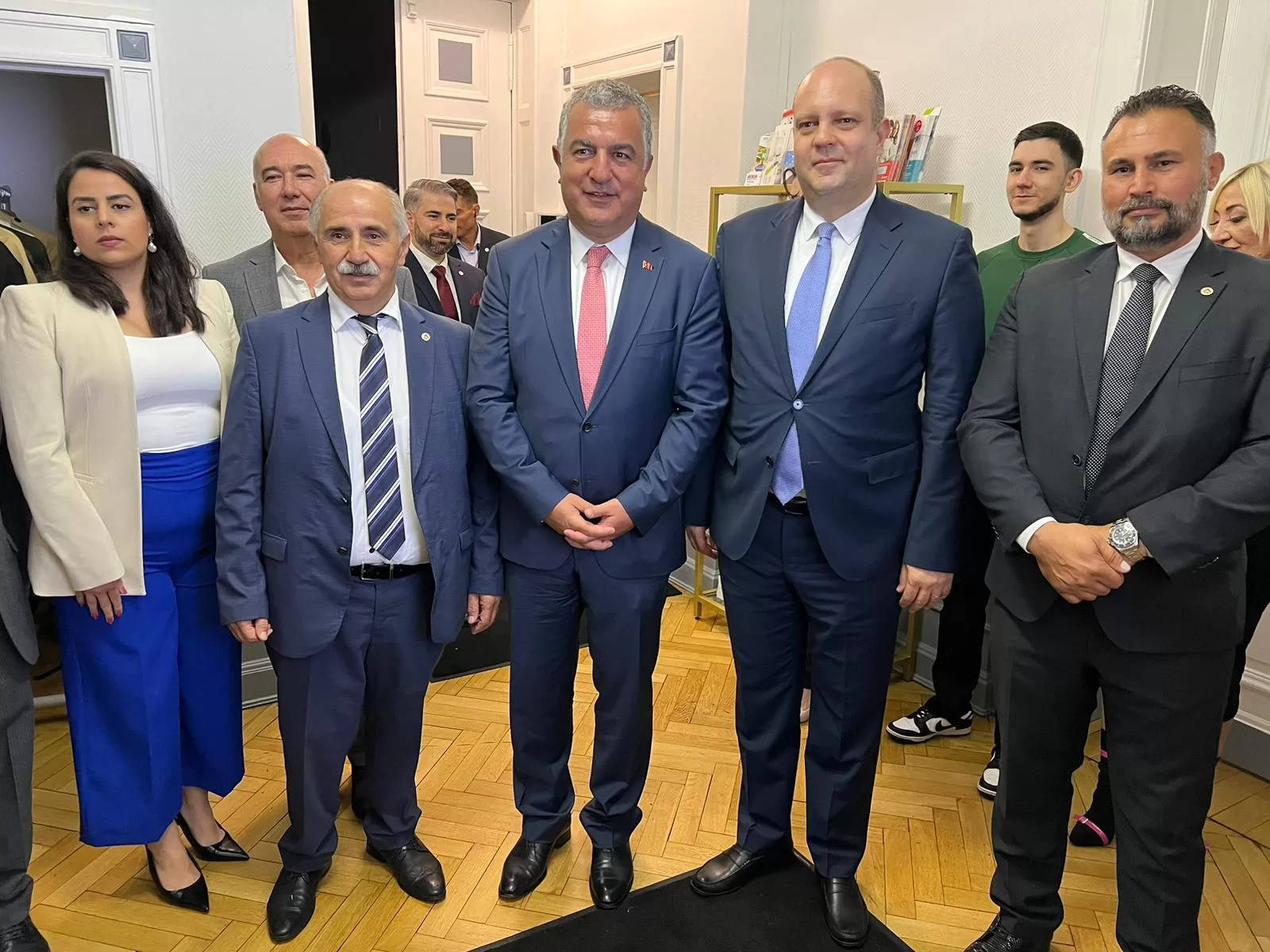 TDU`dan Başkonsolos Yücekök’e muhteşem veda töreni