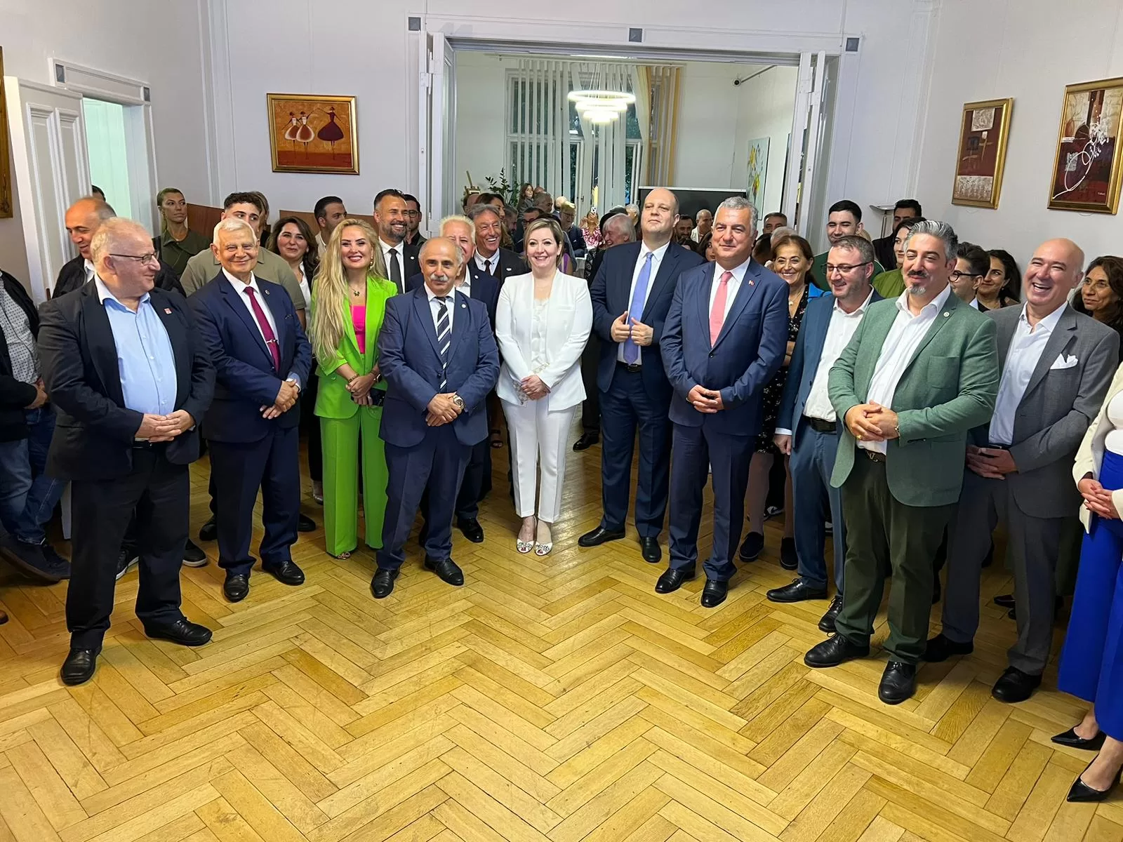 TDU`dan Başkonsolos Yücekök’e muhteşem veda töreni