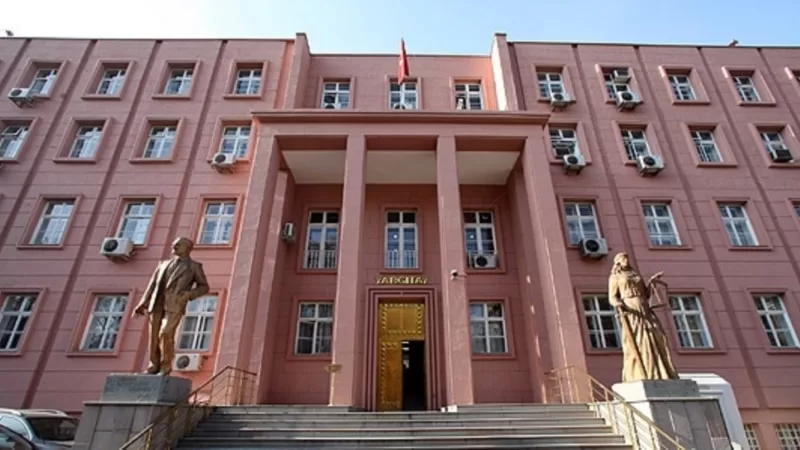Yargıtay kararına muhalefet "darbe girişimi" derken, Cumhur İttifakı içinde "çatışma görüntüsü endişe verici" yorumu yapıldı