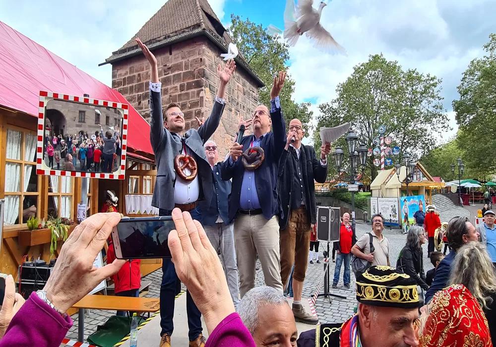 Nürnberg Sokakları Türk Folkloru ile şenlendi
