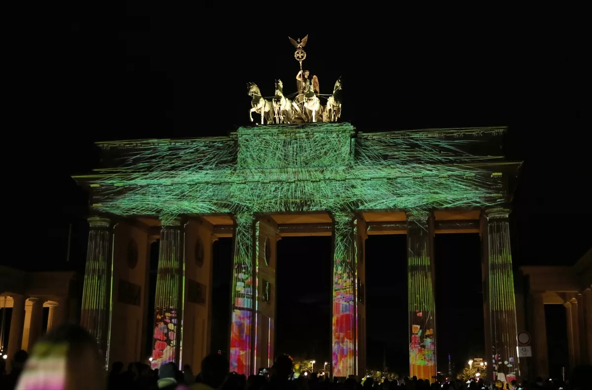 Berlin'de ışık festivali başladı