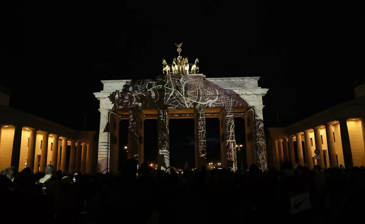 Berlin'de ışık festivali başladı