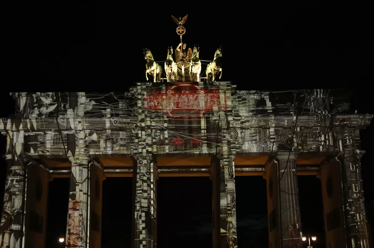 Berlin'de ışık festivali başladı