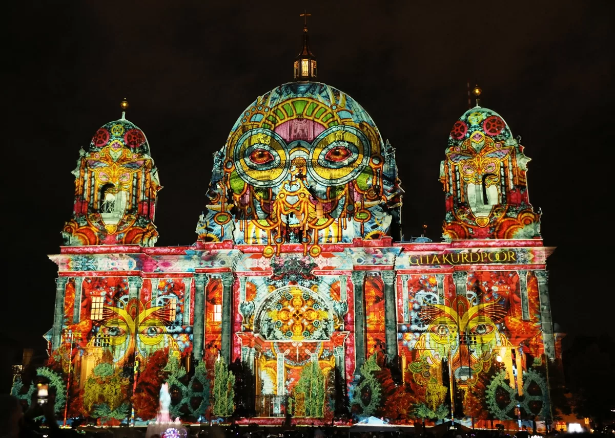 Berlin'de ışık festivali başladı