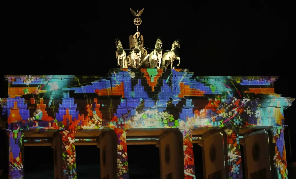 Berlin'de ışık festivali başladı