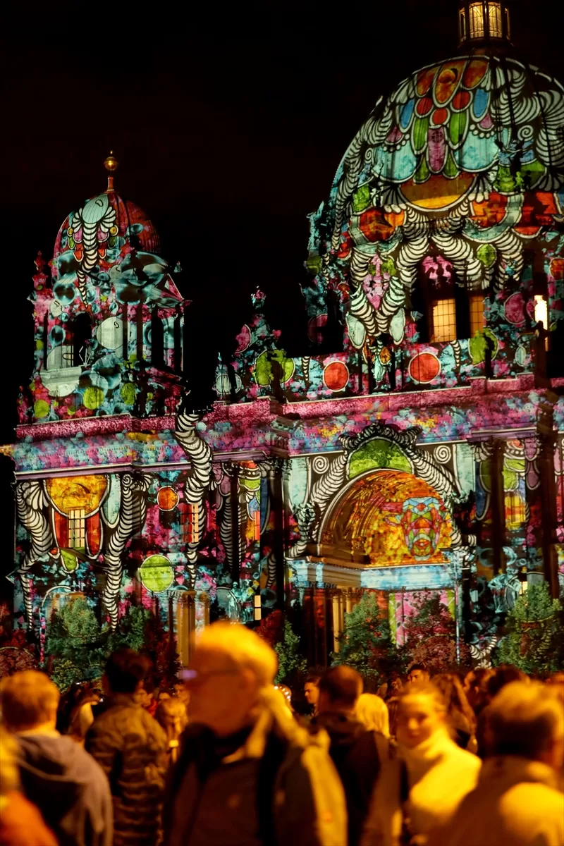 Berlin'de ışık festivali başladı