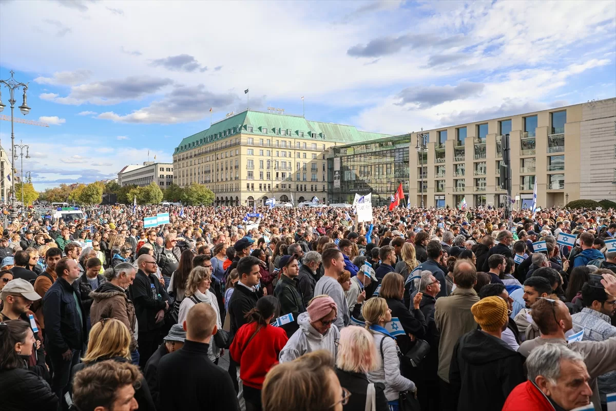 İsrail'e yönelik saldırılar Berlin'de protesto edildi
