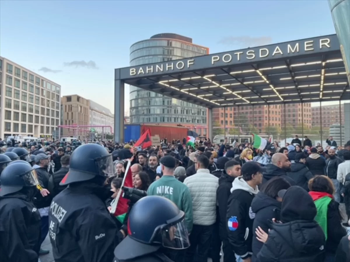 Berlin'de Filistinlilerle dayanışma gösterisine izin verilmedi