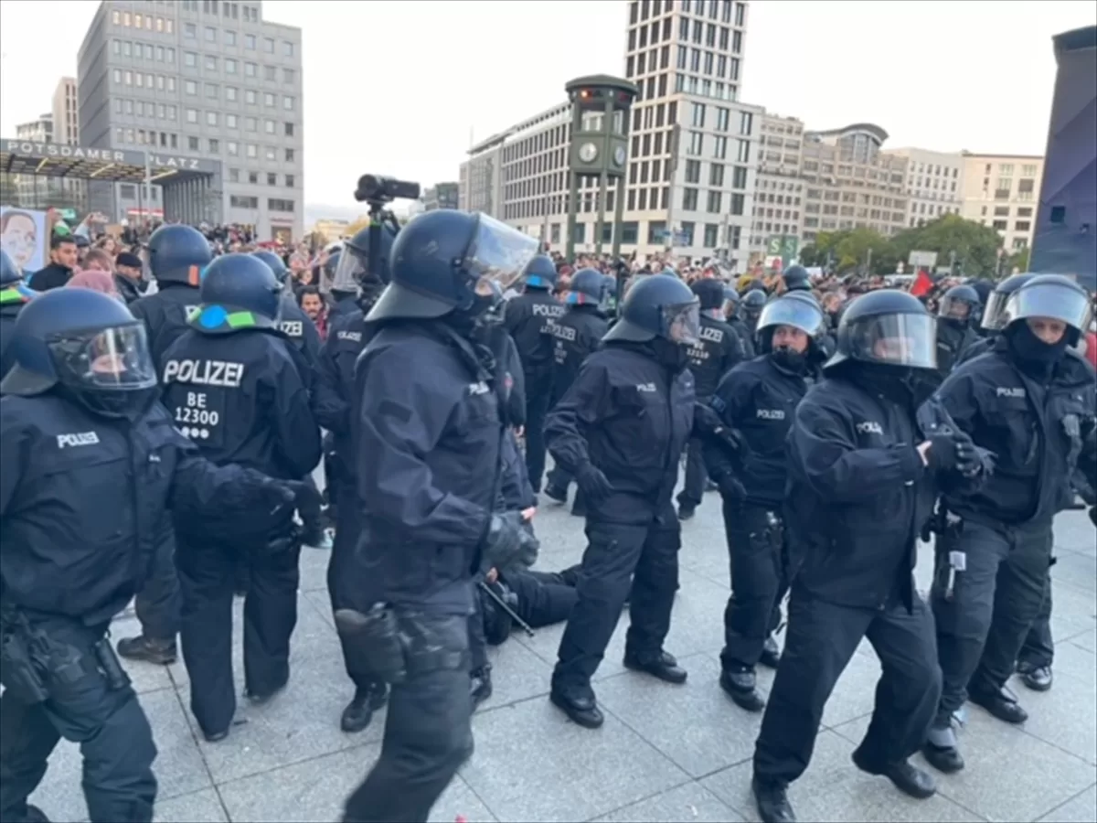 Berlin'de Filistinlilerle dayanışma gösterisine izin verilmedi