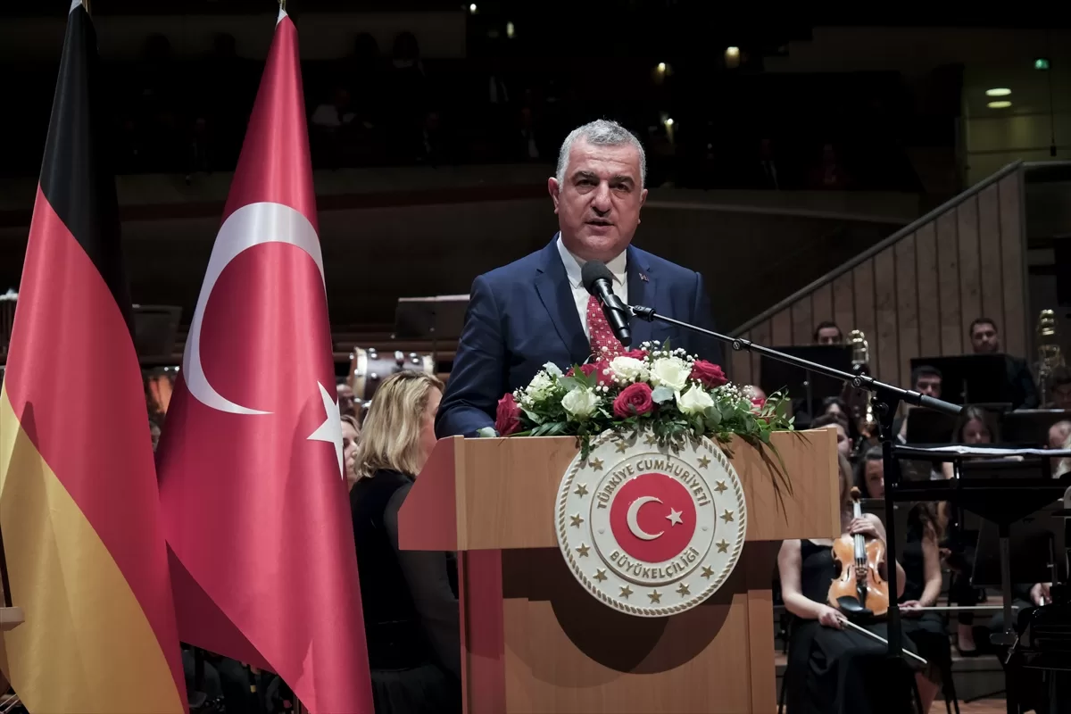 Berlin'de, Cumhuriyeti'nin 100. yılı coşkuyla kutlandı