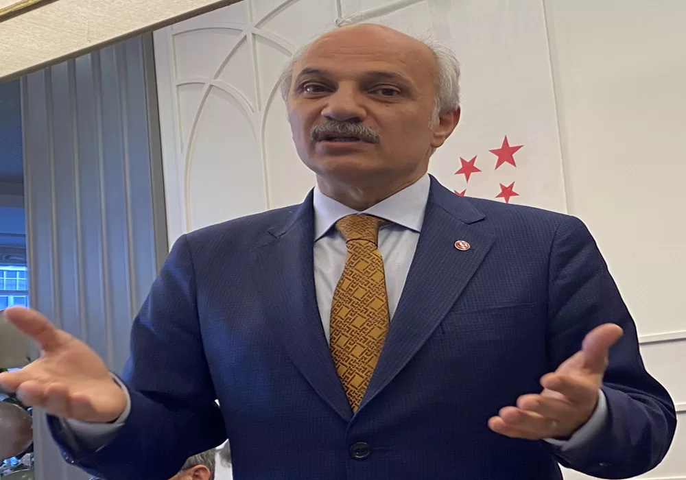 'Camiye, eğitim kurumlarına ve kışlaya siyaset bulaştırılamaz'