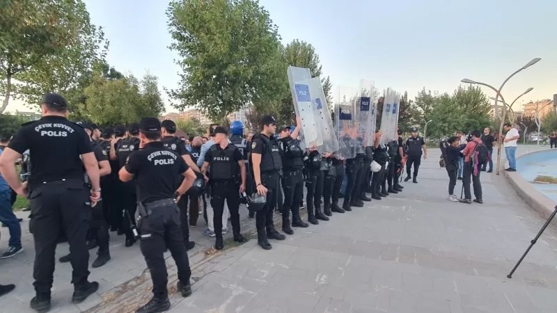 Diyarbakır’da savaş karşıtı açıklama