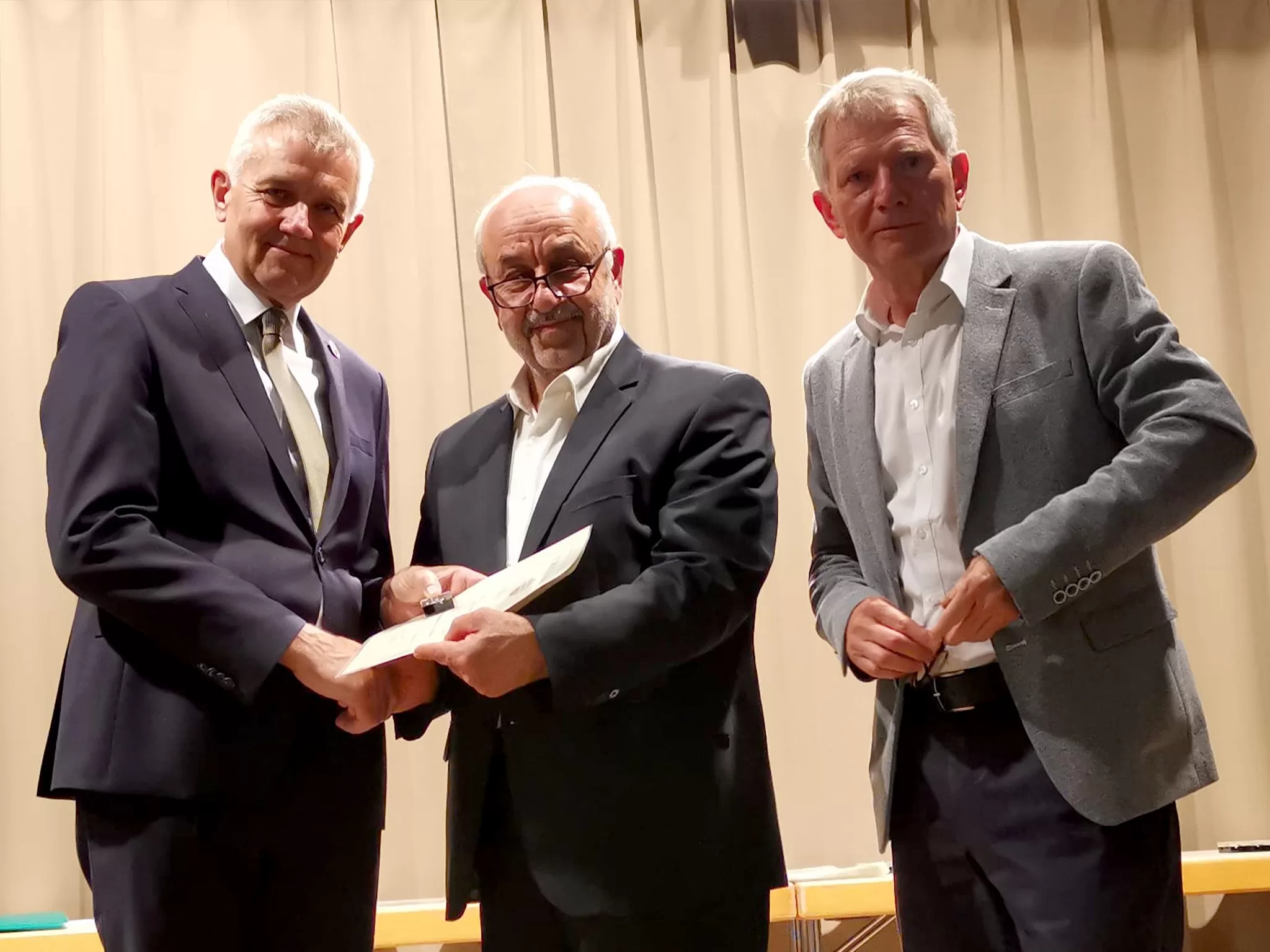 Alman Belediyesi gönüllü hizmet veren DİTİB yöneticilerini ödüllendirdi