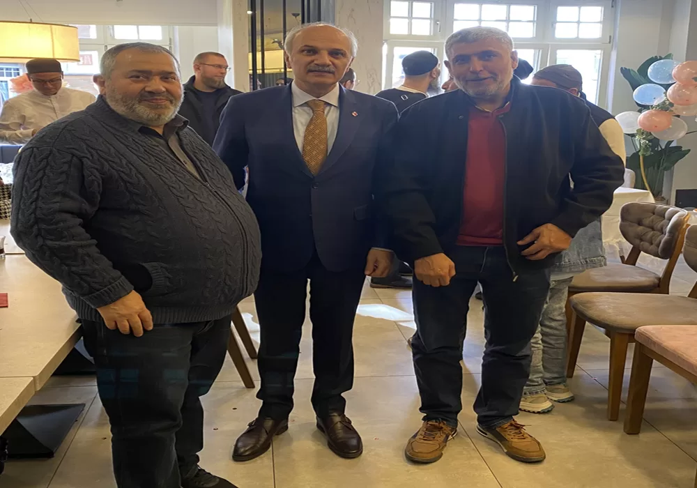 'Camiye, eğitim kurumlarına ve kışlaya siyaset bulaştırılamaz'