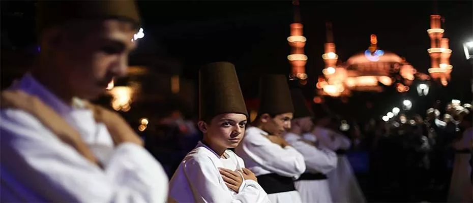 Sultanahmet'te yaklaşık 750 semazen sema gösterisi sundu
