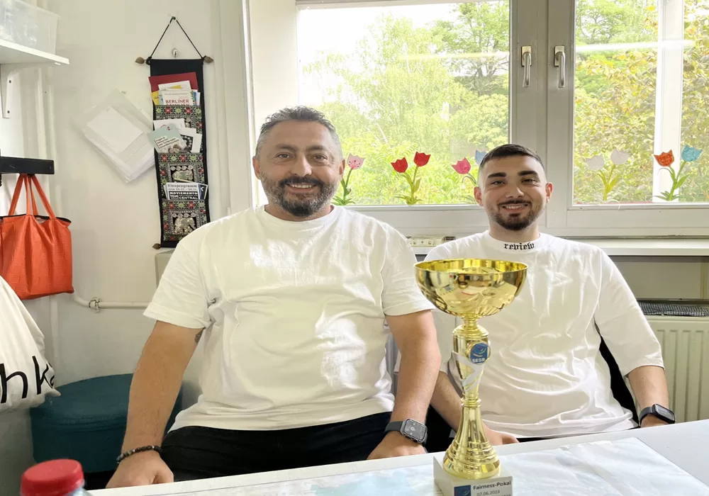 Berlin Eğitim Senatosu’ndan Hasan Çil’e başarı ödülü