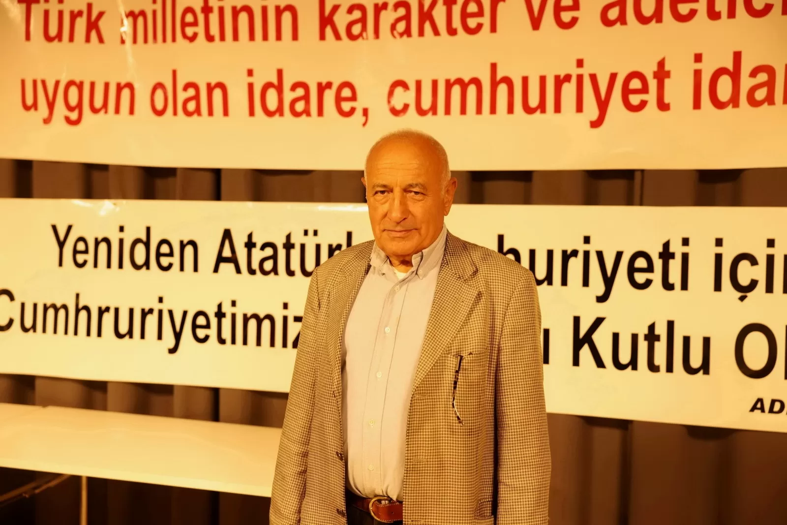 Tarihi konuşma ayakta alkışlandı