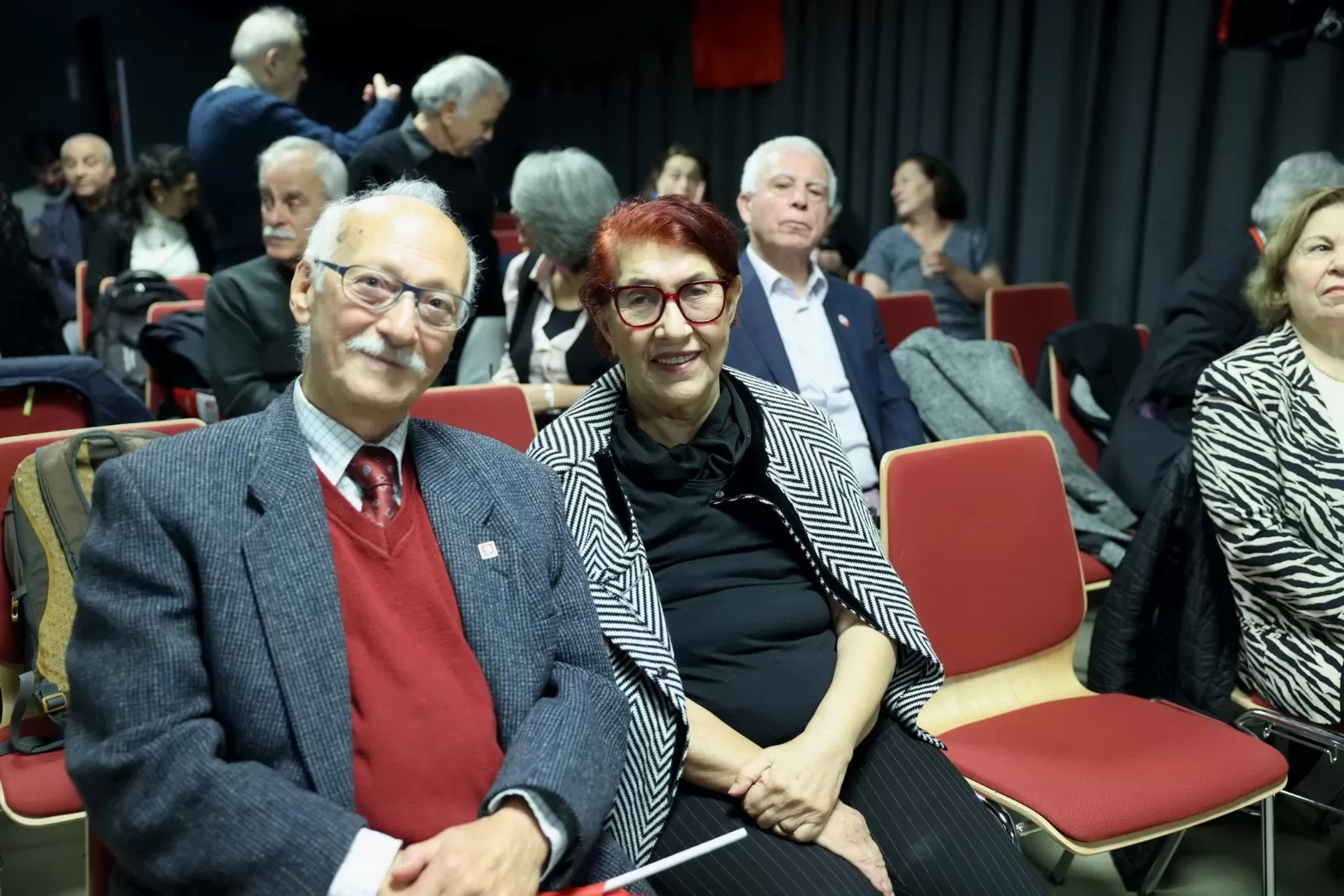 Tarihi konuşma ayakta alkışlandı