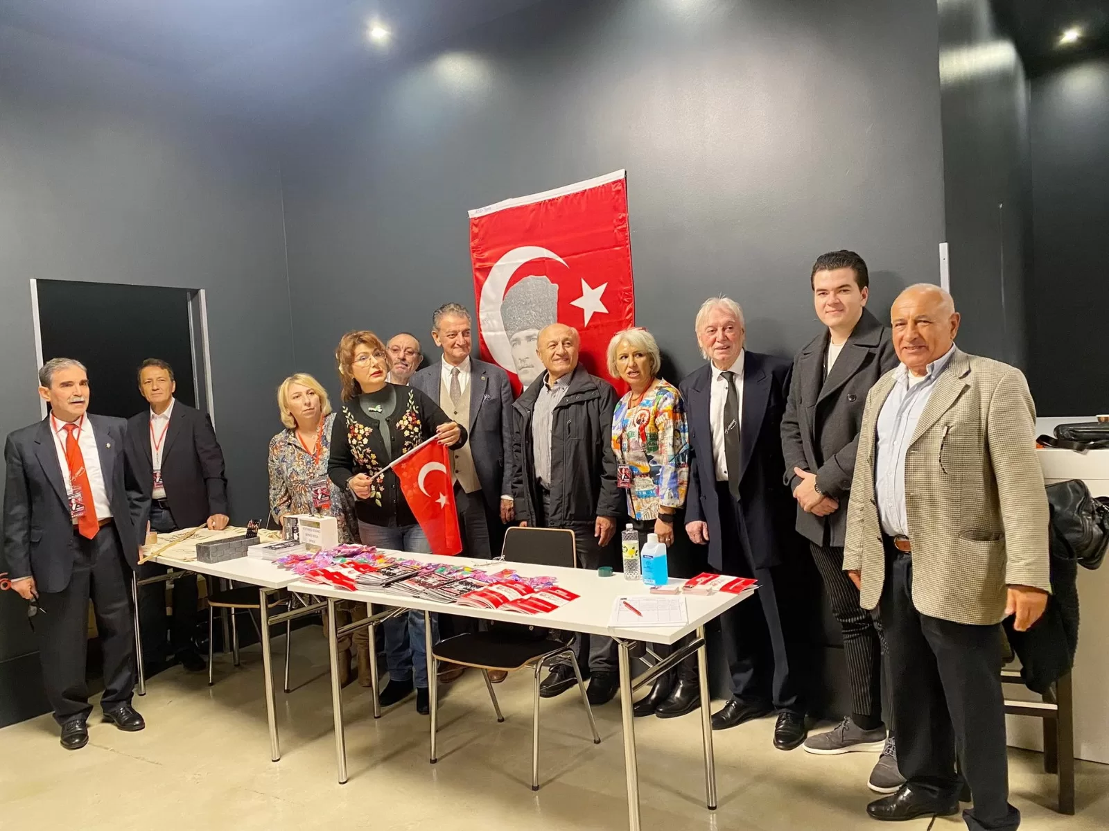 Tarihi konuşma ayakta alkışlandı