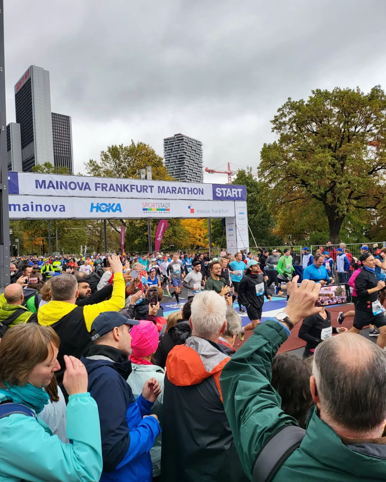 Frankfurt Maratonu’nda “Yaşasın Cumhuriyet” pankartı