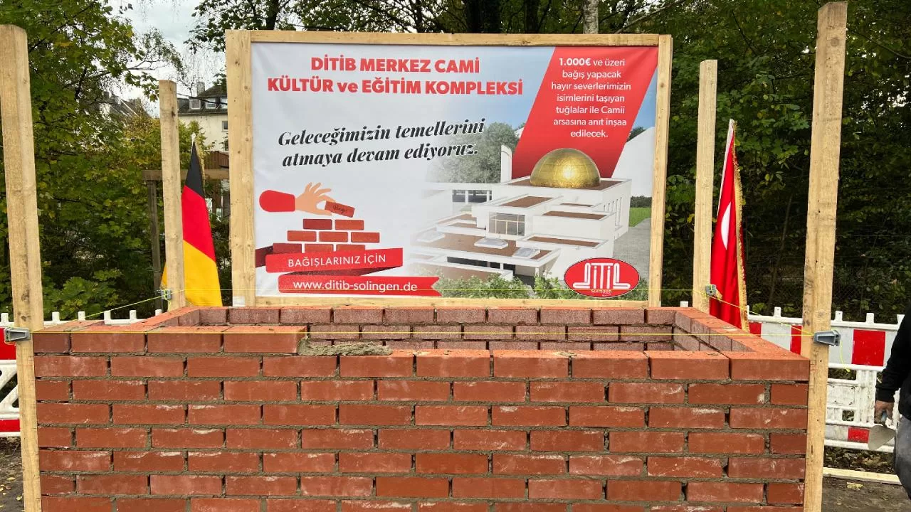 Solingen DİTİB Merkez Camii Eğitim ve Kültür Merkezi'nin temeli atıldı