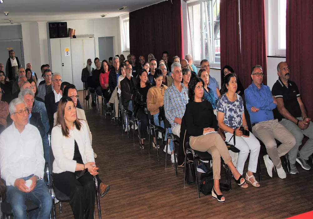 "Çifte Vatandaşlık " ve „Kalifiyeli işçi göç” yasası masaya yatırıldı