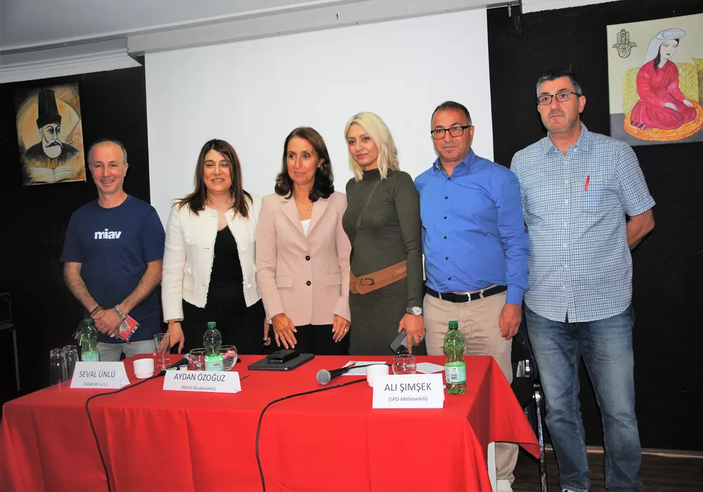 "Çifte Vatandaşlık " ve „Kalifiyeli işçi göç” yasası masaya yatırıldı