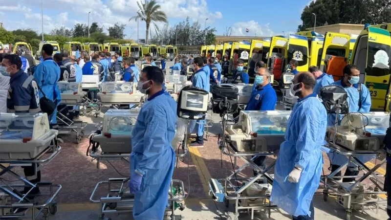 28 prematüre bebek Gazze'den Mısır'a tahliye edildi, Endonezya Hastanesi'nde 12 kişinin öldürüldüğü bildirildi