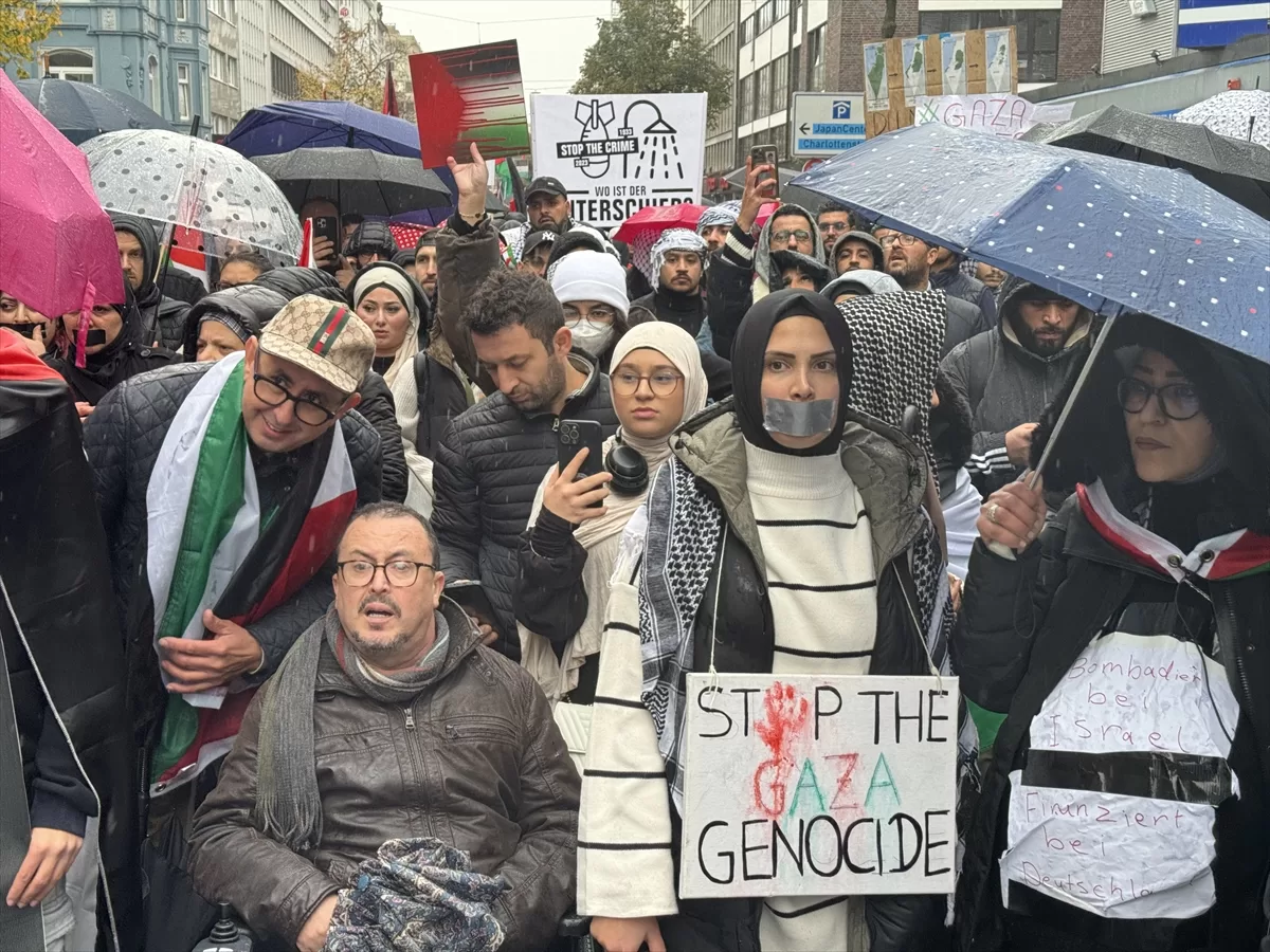 Düsseldorf'taki Filistin yürüyüşüne 17 binden fazla kişi katıldı