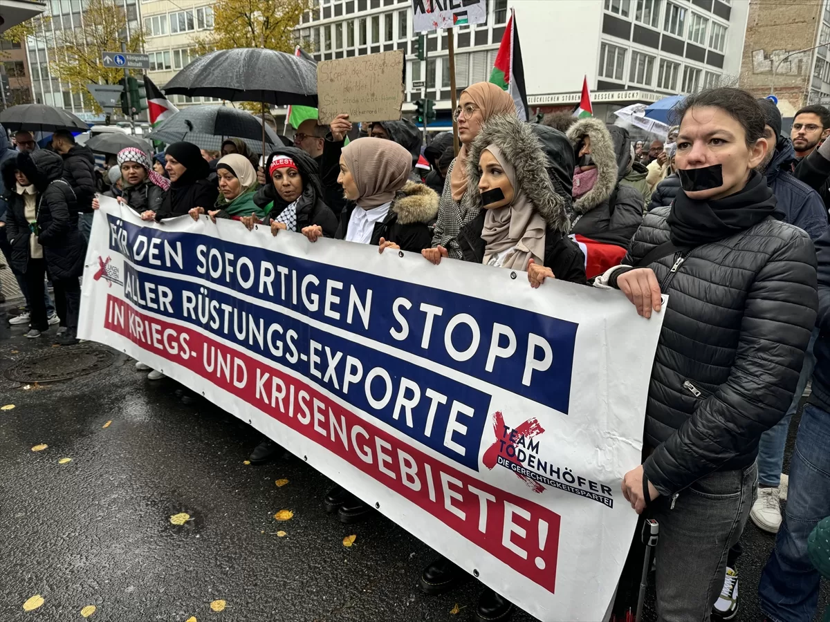 Düsseldorf'taki Filistin yürüyüşüne 17 binden fazla kişi katıldı